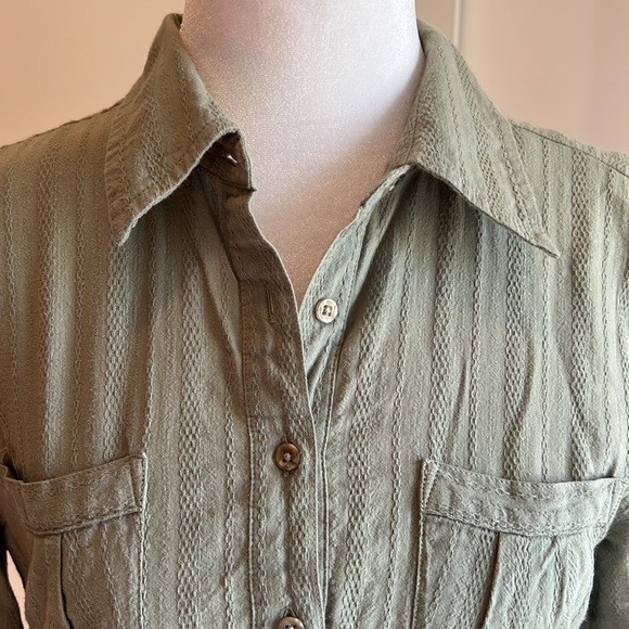 H&M Top - Picture 2 of 7